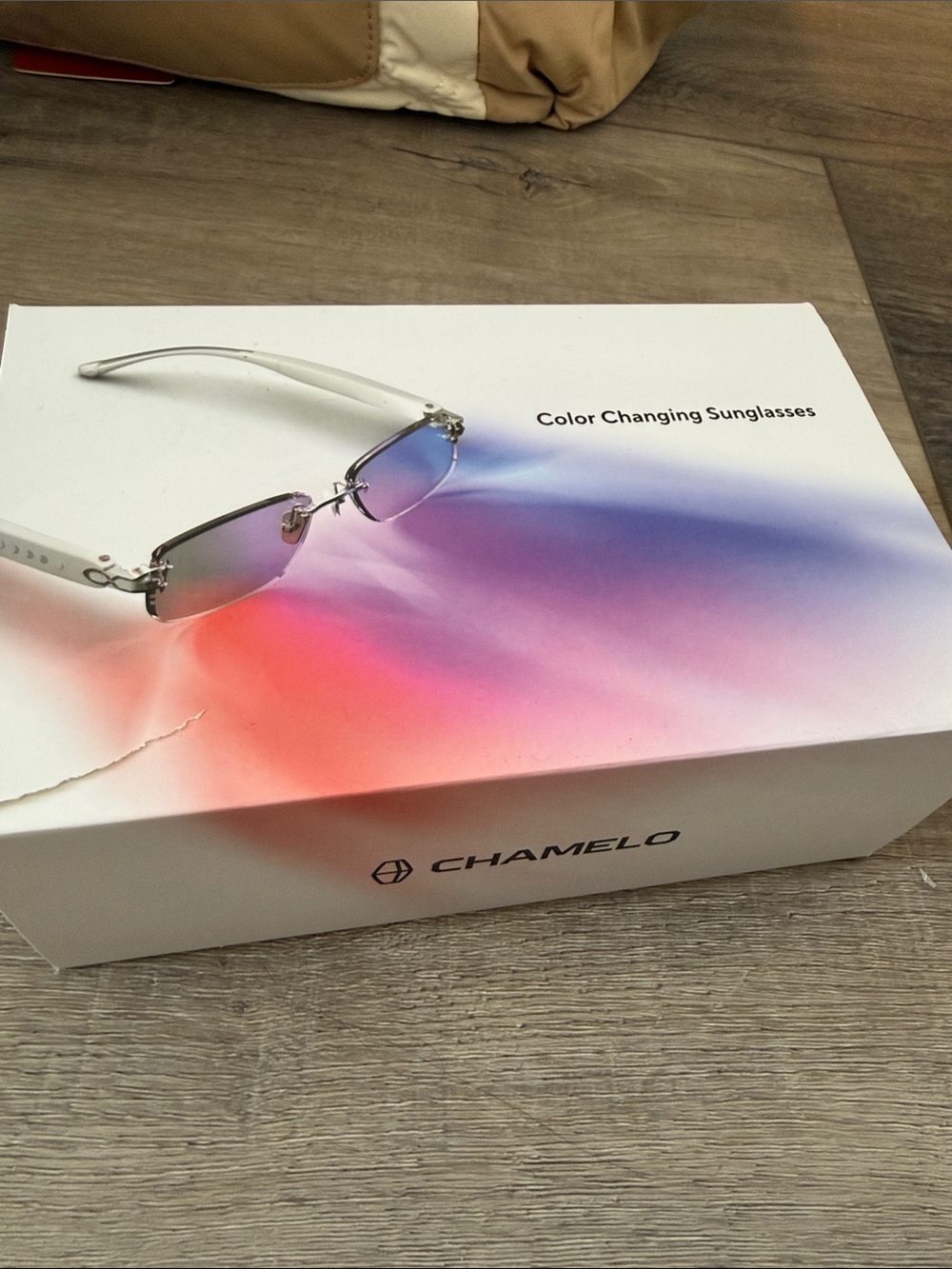 Chamelo Aura Color-Changing Sunglasses - white Frame